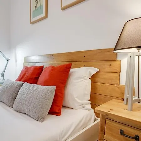 Homey One-bedroom In Alcantara *
