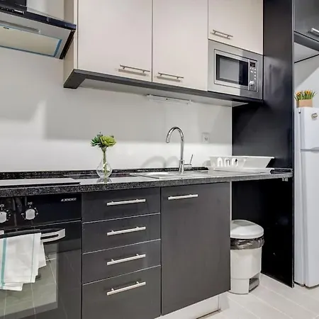 Apartment Homey One-bedroom In Alcantara